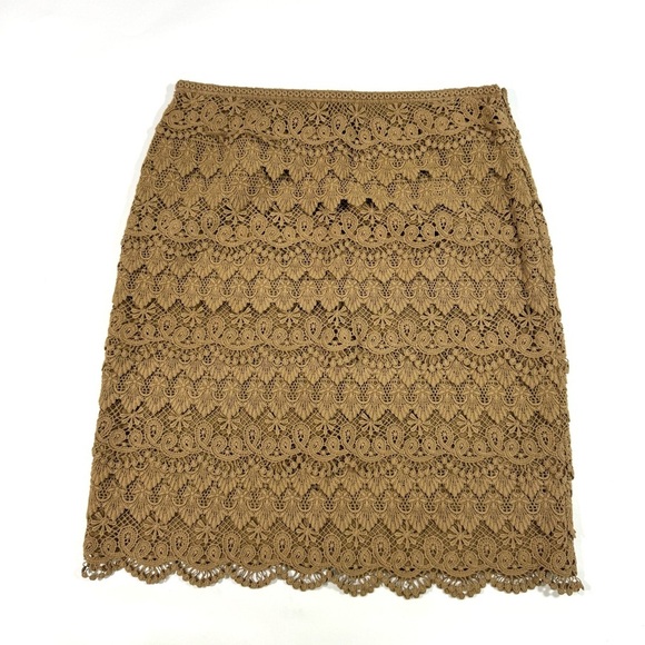 J McLaughlin Tiered Lace Pencil Skirt Beige Size 4 - Picture 2 of 7